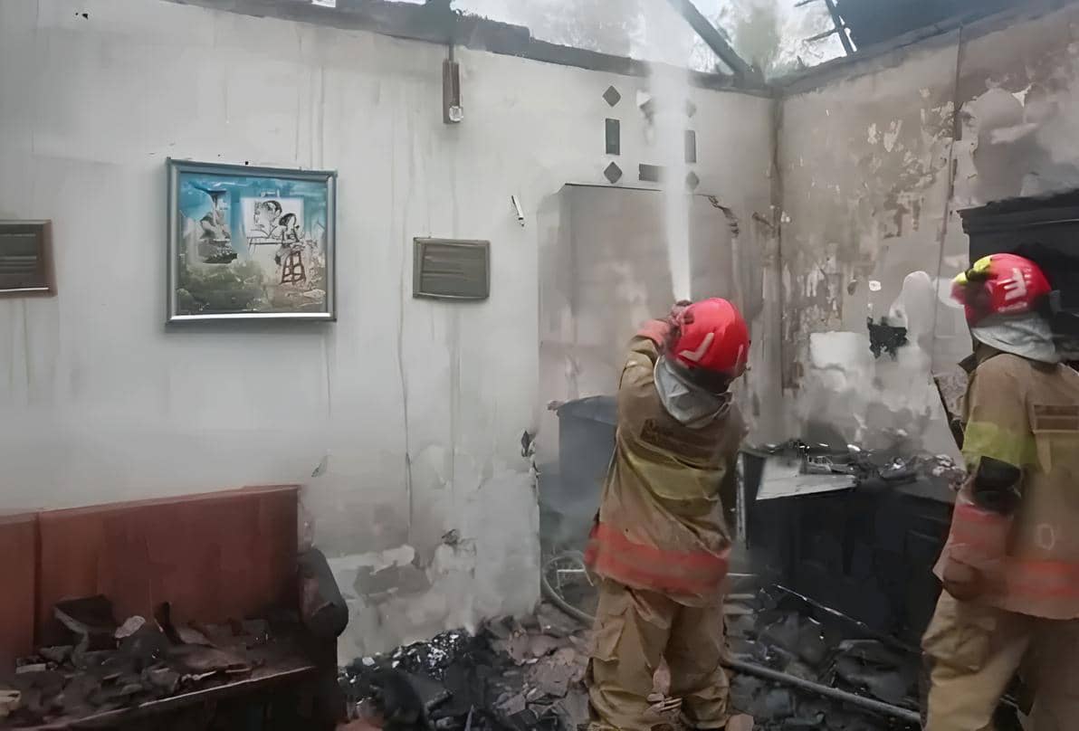 Diduga Lupa Matikan Kompor, Rumah Warga di Desa Sumberagung Dander Bojonegoro Terbakar